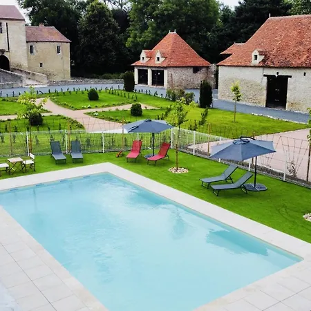 Le Château De La Mothe De Vicq (Allier)